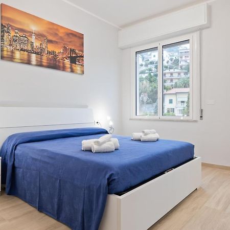 Modern Flat 250 Mt From The Sea - Albissola Marina Apartment Bagian luar foto