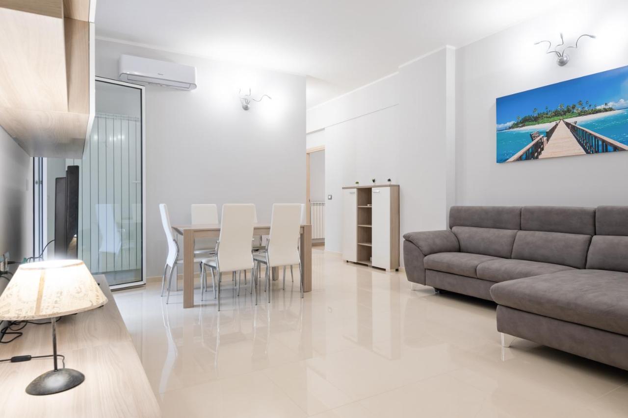 Modern Flat 250 Mt From The Sea - Albissola Marina Apartment Bagian luar foto