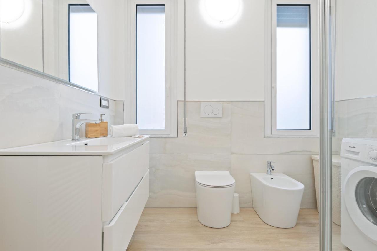 Modern Flat 250 Mt From The Sea - Albissola Marina Apartment Bagian luar foto