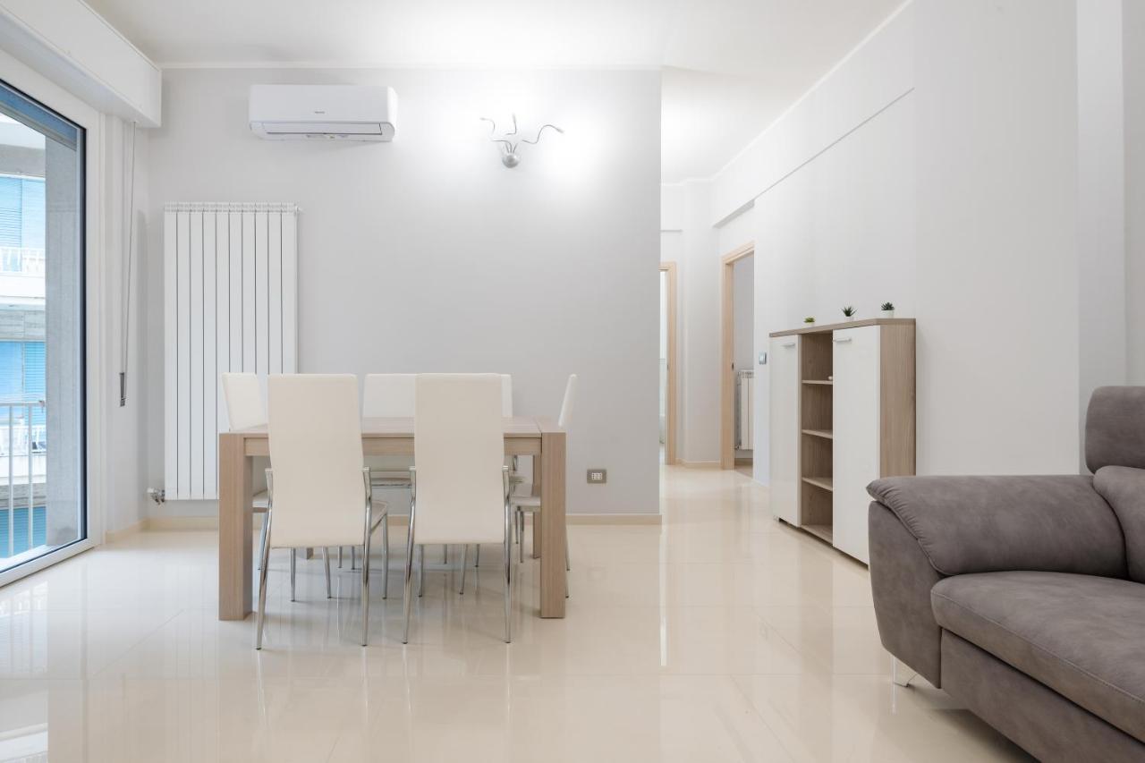 Modern Flat 250 Mt From The Sea - Albissola Marina Apartment Bagian luar foto
