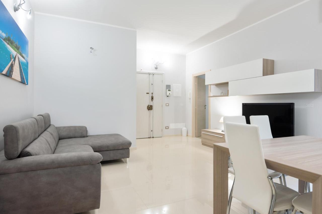 Modern Flat 250 Mt From The Sea - Albissola Marina Apartment Bagian luar foto