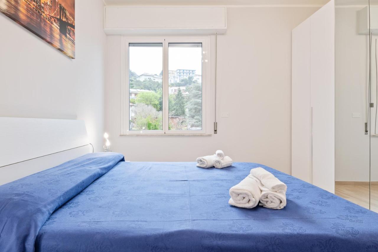 Modern Flat 250 Mt From The Sea - Albissola Marina Apartment Bagian luar foto