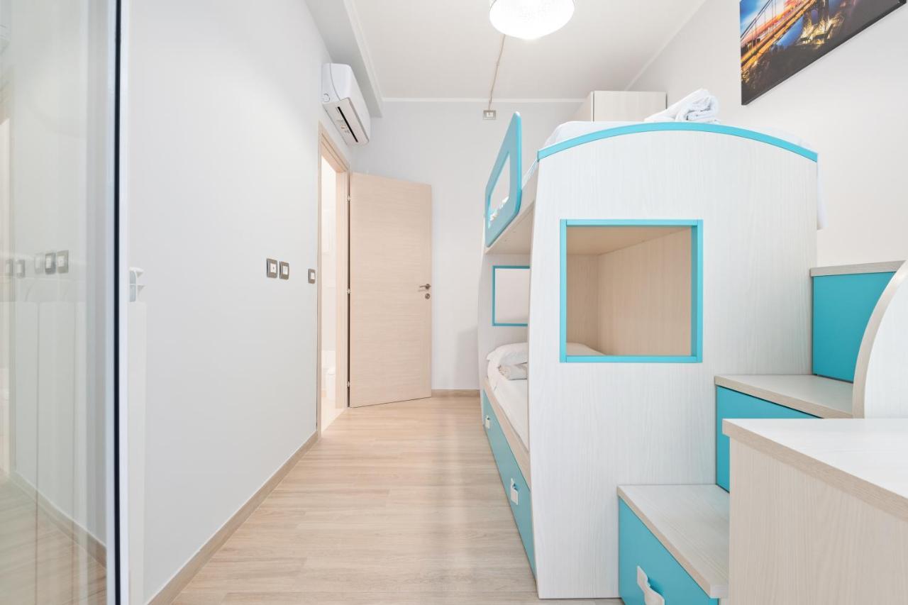 Modern Flat 250 Mt From The Sea - Albissola Marina Apartment Bagian luar foto
