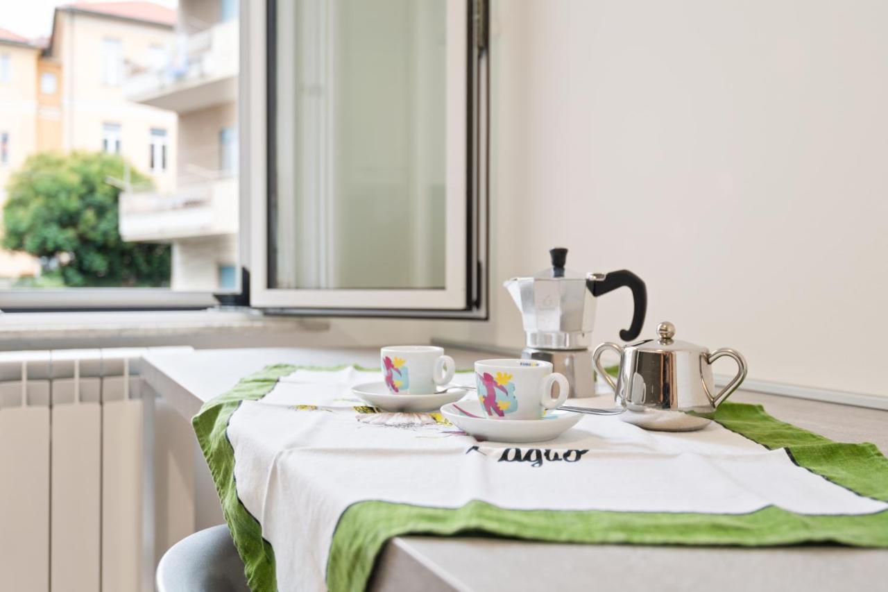 Modern Flat 250 Mt From The Sea - Albissola Marina Apartment Bagian luar foto